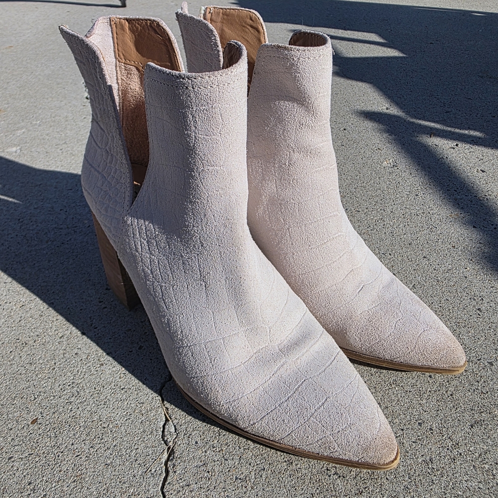 Steve Madden Textured Cream Ankle Booties